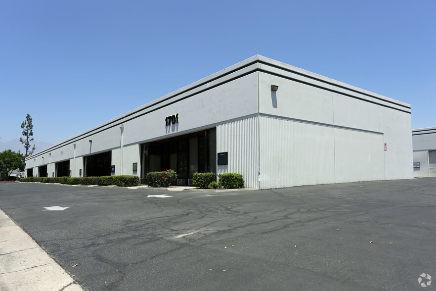 1701 S Vineyard Ave, Ontario, CA à louer - Photo principale – Image 1 sur 3