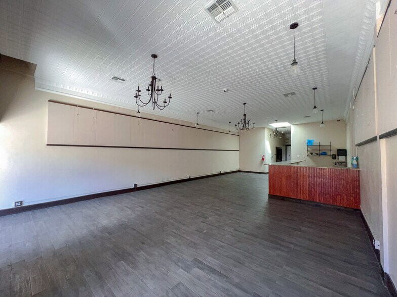 114 N 5th St, Alpine, TX à vendre - Photo intérieure – Image 3 sur 29