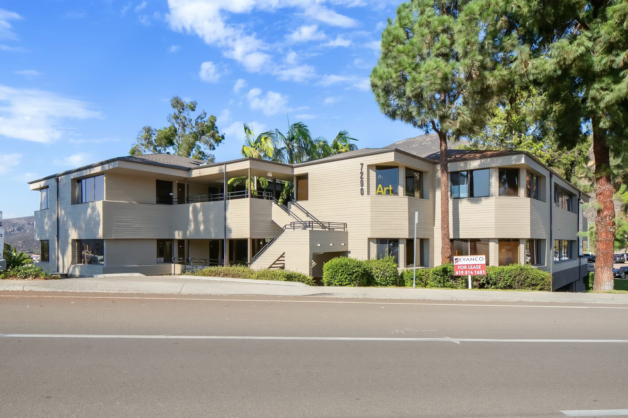 7290 Navajo Rd, San Diego, CA à louer Photo de l’immeuble– Image 1 sur 14