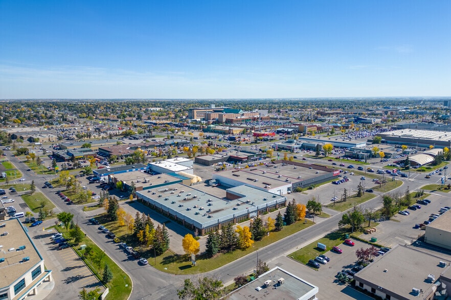 3033 34th Ave NE, Calgary, AB à louer - Aérien – Image 3 sur 6