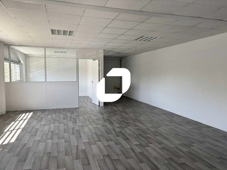 Bureau dans Bordeaux à louer - Photo de l’immeuble – Image 2 sur 8