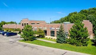 Plus de détails pour 8646 Eagle Creek Cir, Savage, MN - Bureau à louer