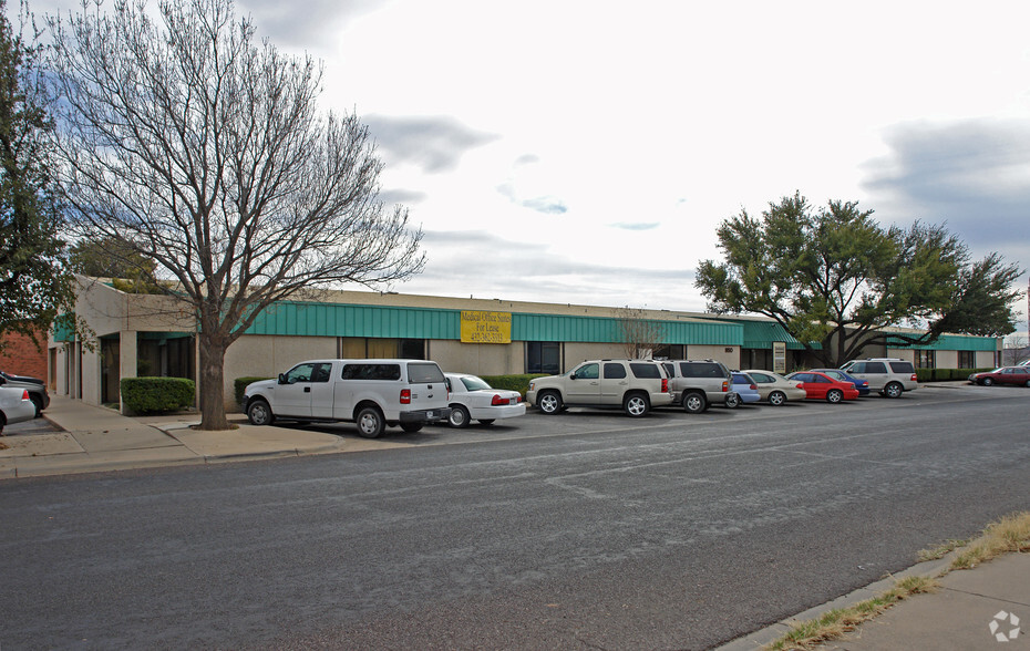 850 Tower Dr, Odessa, TX à louer - Photo de l’immeuble – Image 2 sur 5