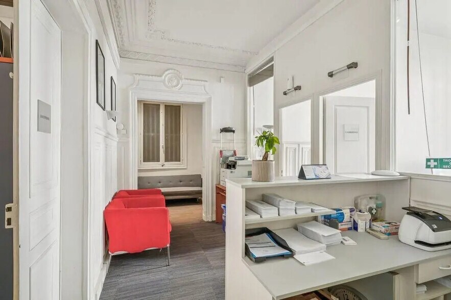 Bureau dans Paris à louer - Photo de l’immeuble – Image 3 sur 8
