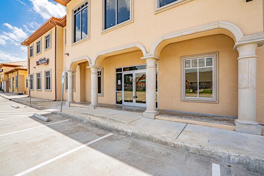 6517 Chase Oaks Blvd, Plano, TX à vendre - Photo de l’immeuble – Image 2 sur 11