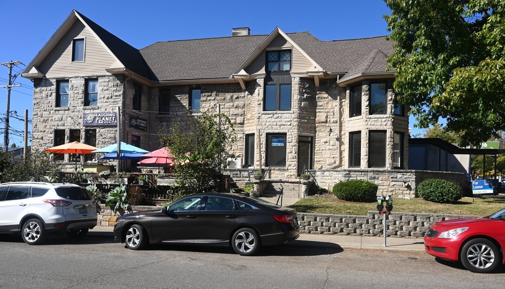 322 E Kirkwood Ave, Bloomington, IN à louer - Photo principale – Image 2 sur 14