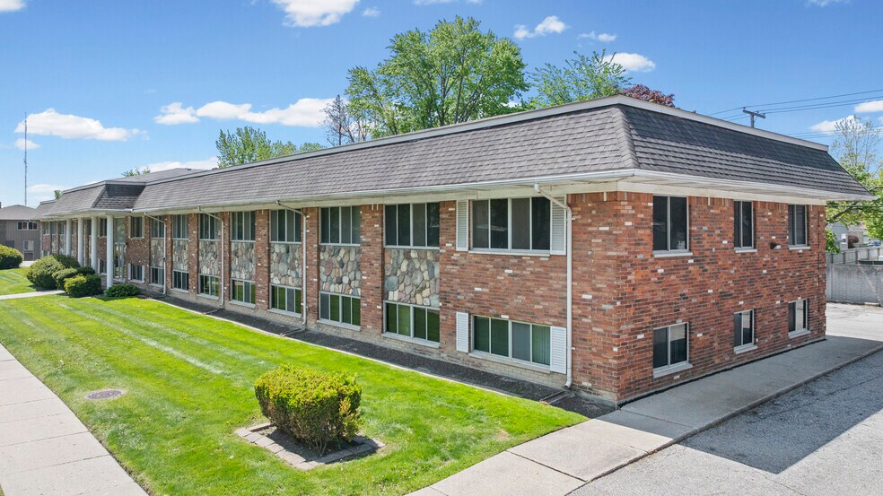 28475 Greenfield Rd, Southfield, MI à vendre - Photo de l’immeuble – Image 1 sur 47