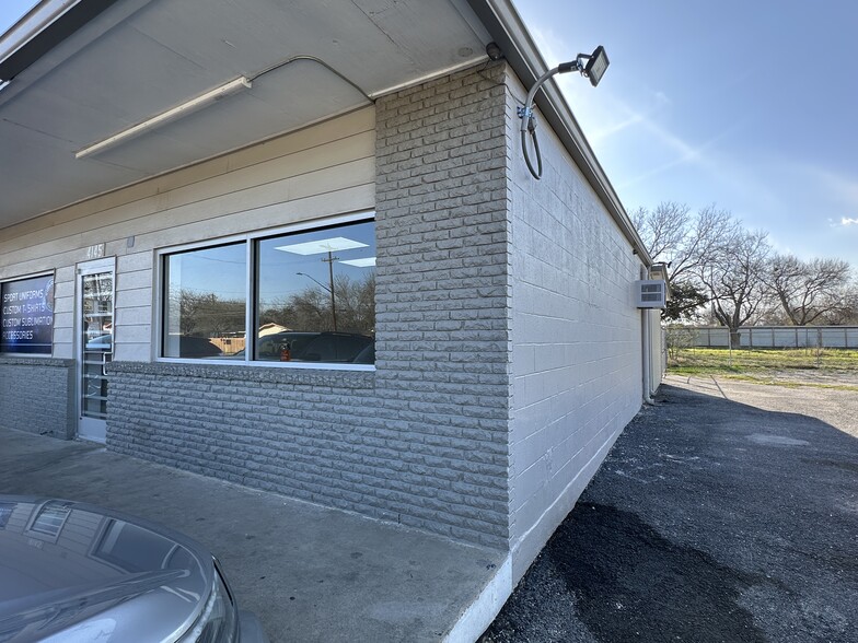 4145 Pleasanton Rd, San Antonio, TX à louer - Photo de l’immeuble – Image 2 sur 40