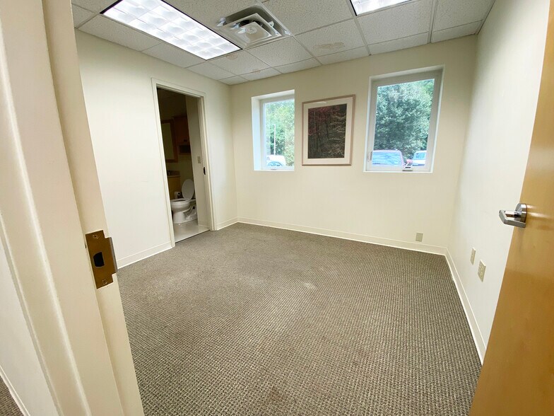 21 Northwestern Dr, Salem, NH à louer - Photo intérieure – Image 3 sur 7