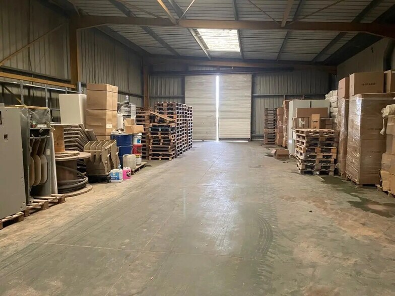 Local d'activités dans Alizay à vendre - Photo intérieure – Image 2 sur 5