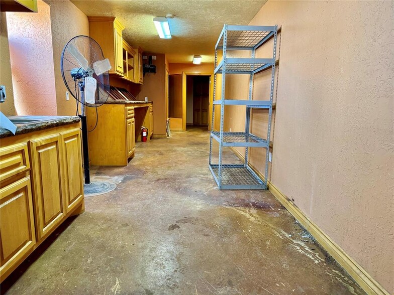 131 E Cardinal St, Pocasset, OK à vendre - Photo de l’immeuble – Image 3 sur 10
