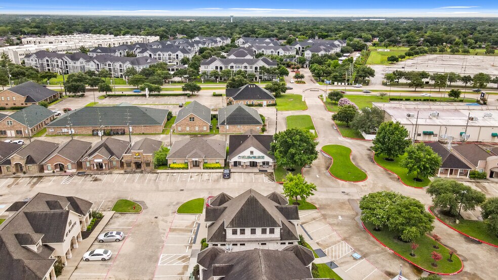 21406 Provincial Blvd, Katy, TX à vendre - Photo de l’immeuble – Image 2 sur 27