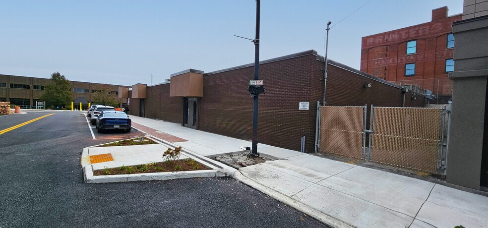 139 E Boardman St, Youngstown, OH à vendre - Photo de l’immeuble – Image 3 sur 6