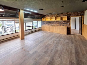 7240-7244 Gilley Av, Burnaby, BC à louer Photo intérieure– Image 2 sur 2