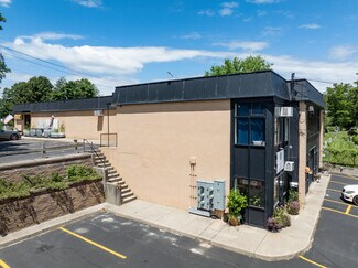 Plus de détails pour 128 Laurel Rd, East Northport, NY - Bureau/Local commercial à louer