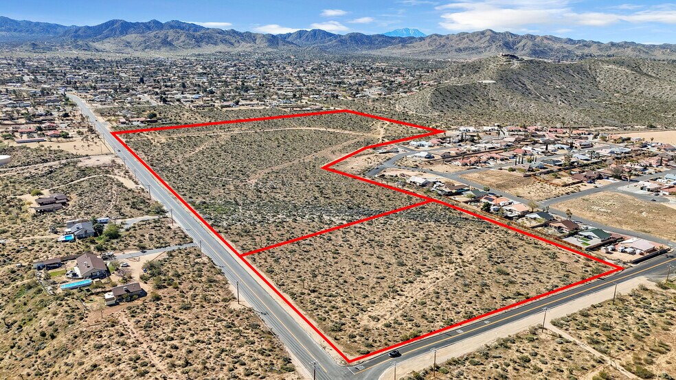 Onaga Trl, Yucca Valley, CA à vendre - Photo principale – Image 1 sur 15