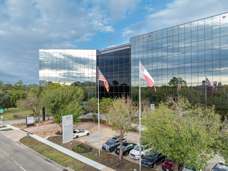 1001 S Dairy Ashford Rd, Houston, TX à louer - Photo de l’immeuble – Image 2 sur 17