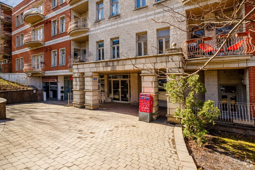 5774-5780 Av Decelles, Montréal, QC à vendre - Photo de l’immeuble – Image 3 sur 4