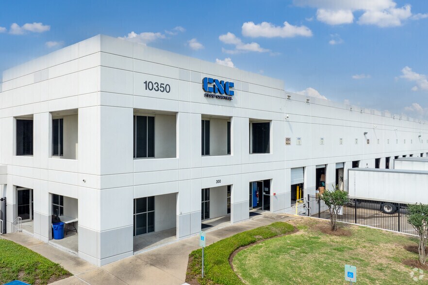 10350 Clay Rd, Houston, TX à louer - Photo principale – Image 1 sur 6