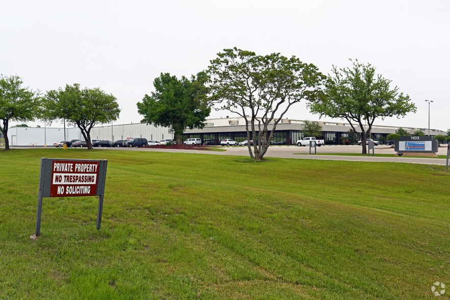 1103 Carlos G Parker Blvd, Taylor, TX à louer - Photo de l’immeuble – Image 2 sur 6