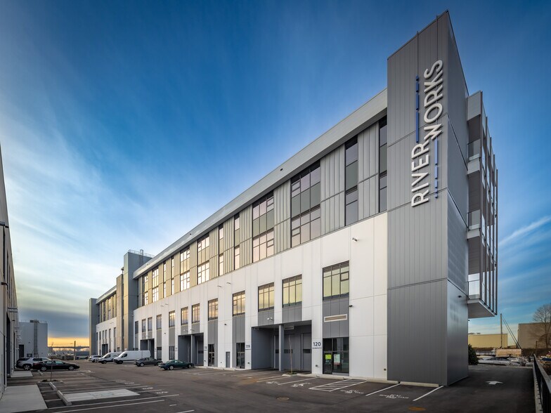 1568 W 75th Ave, Vancouver, BC à vendre - Photo de l’immeuble – Image 2 sur 18