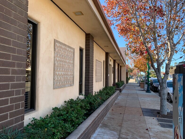 405 S B St, Oxnard, CA à louer - Photo de l’immeuble – Image 3 sur 21