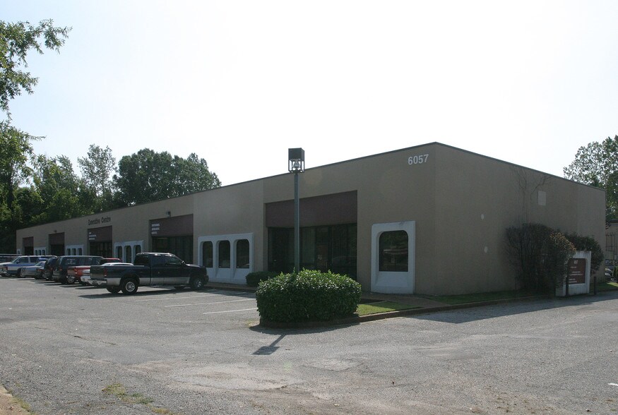6057 Executive Center Dr, Memphis, TN à vendre - Photo principale – Image 1 sur 5