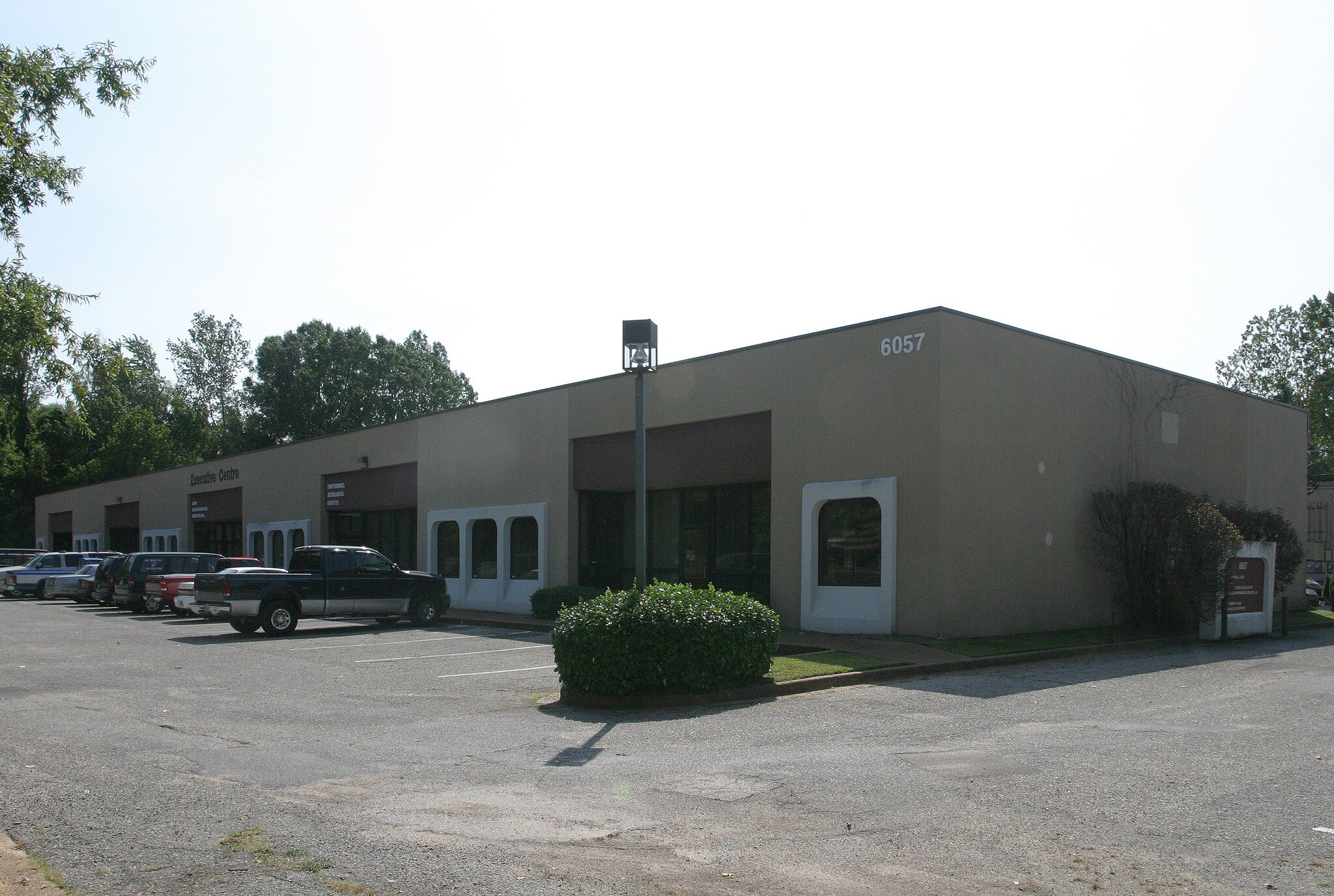 6057 Executive Center Dr, Memphis, TN à vendre Photo principale– Image 1 sur 6
