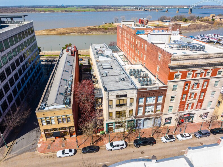 107 S Front St, Memphis, TN à vendre - Photo de l’immeuble – Image 1 sur 7