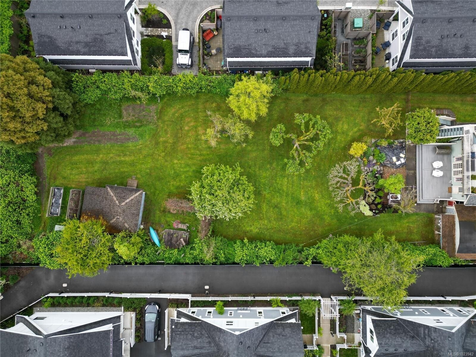 3106 Washington Av, Victoria, BC à vendre Photo principale– Image 1 sur 7