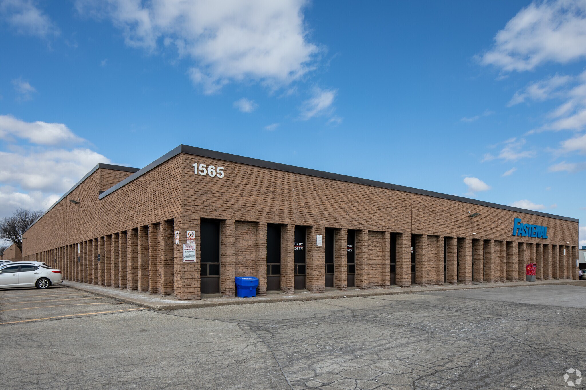1565 Britannia Rd E, Mississauga, ON à louer Photo principale– Image 1 sur 3