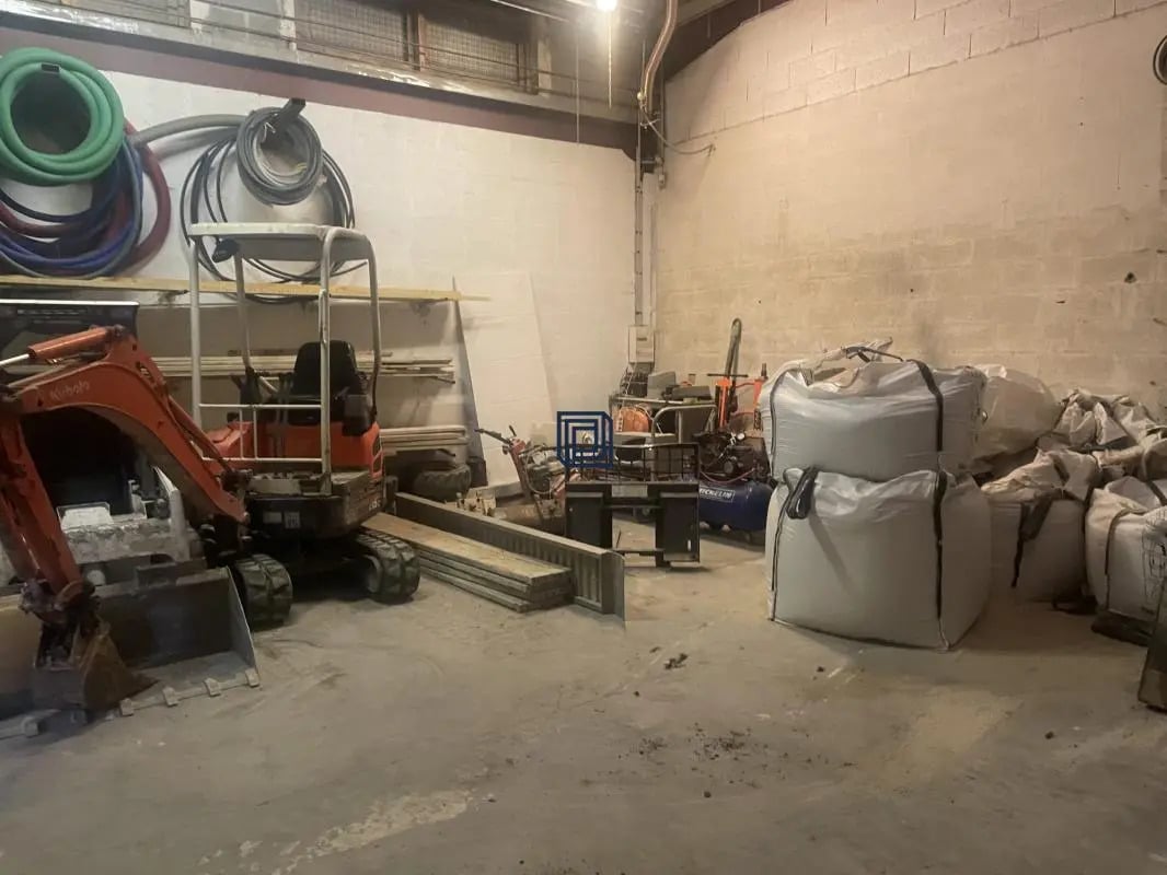 Industriel/Logistique dans Courtry à vendre Photo intérieure– Image 1 sur 3