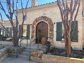 1320 Village Creek Dr, Plano, TX à louer Photo de l’immeuble– Image 1 sur 2