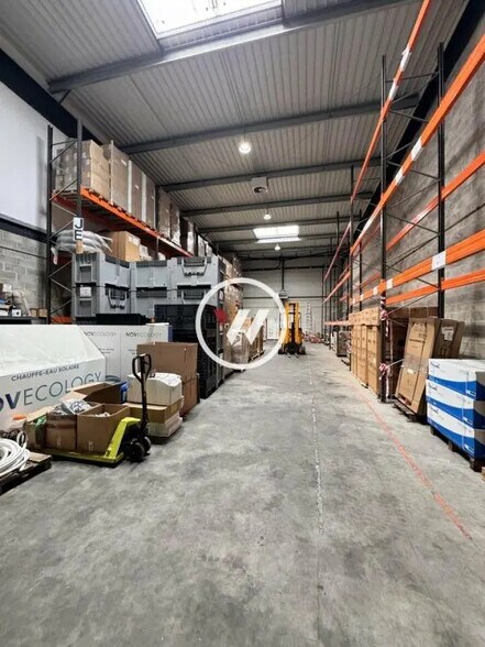 Local d’activités dans Tremblay-en-France à louer - Photo de l’immeuble – Image 3 sur 6