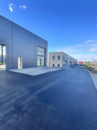 Plus de détails pour Local d'activités à louer