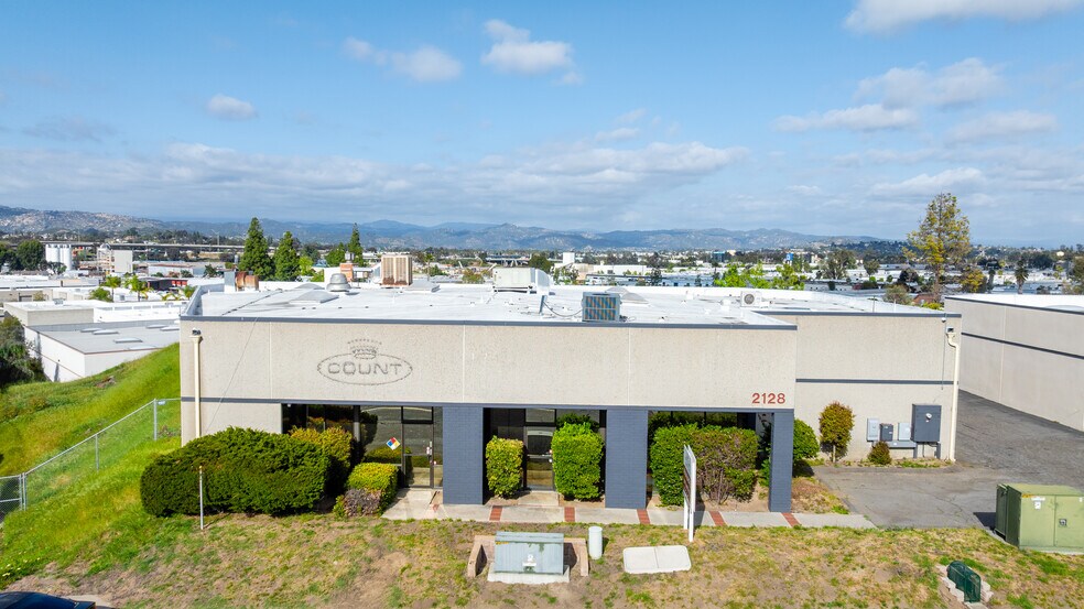 2128 Auto Park Way, Escondido, CA à vendre - Photo de l’immeuble – Image 2 sur 57