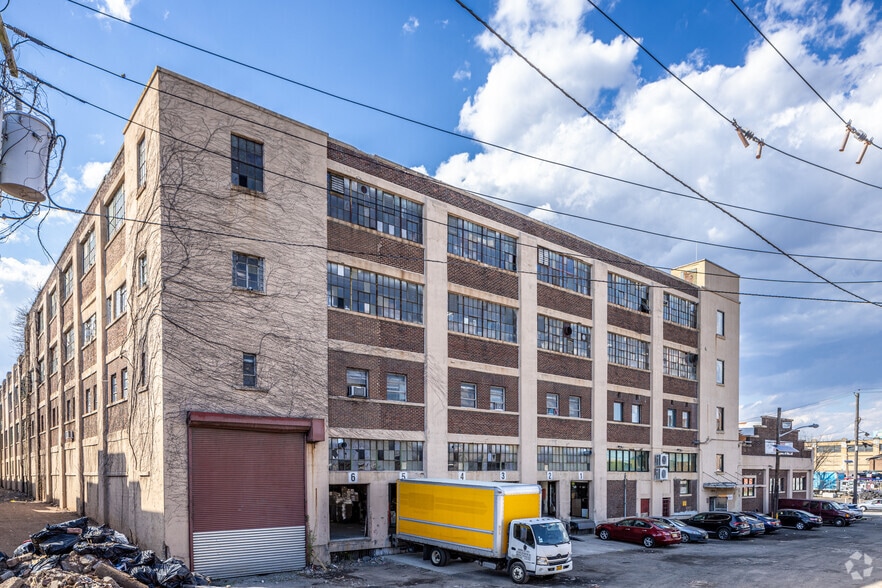 337-351 Sherman Ave, Newark, NJ à louer - Photo de l’immeuble – Image 1 sur 6