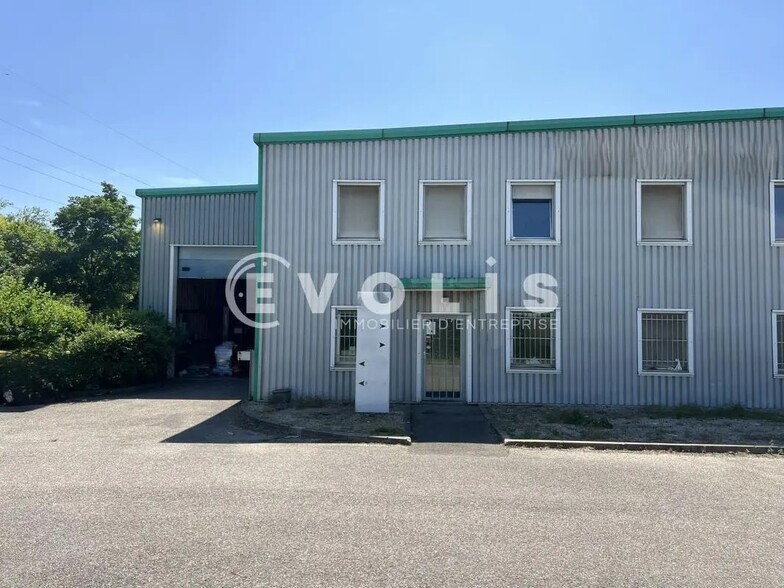 Bureau dans Vaulx-en-Velin à louer - Photo de l’immeuble – Image 2 sur 19