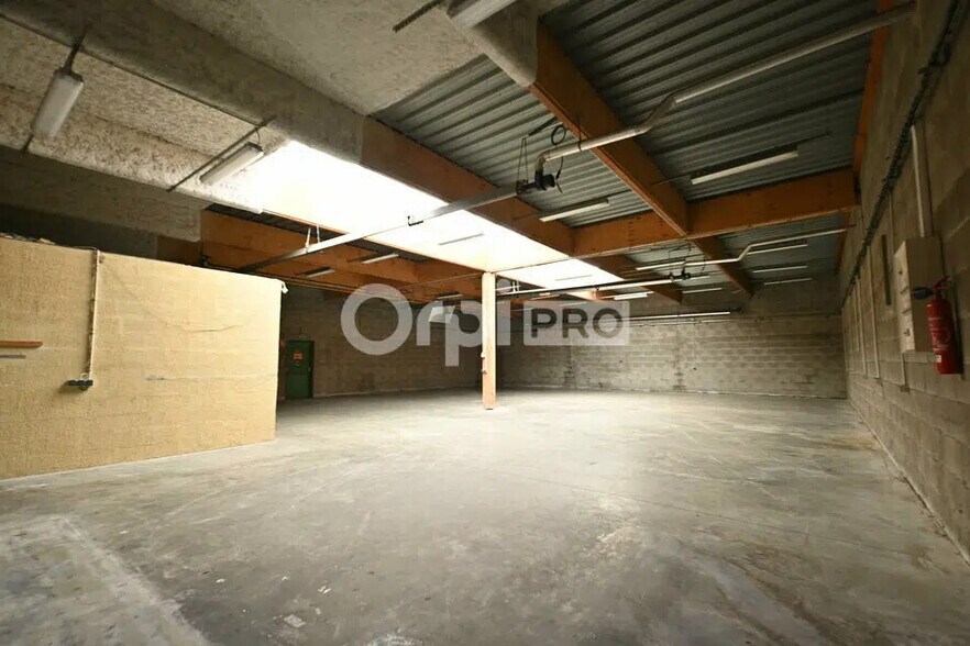 Bureau dans Meyzieu à louer - Photo de l’immeuble – Image 3 sur 7