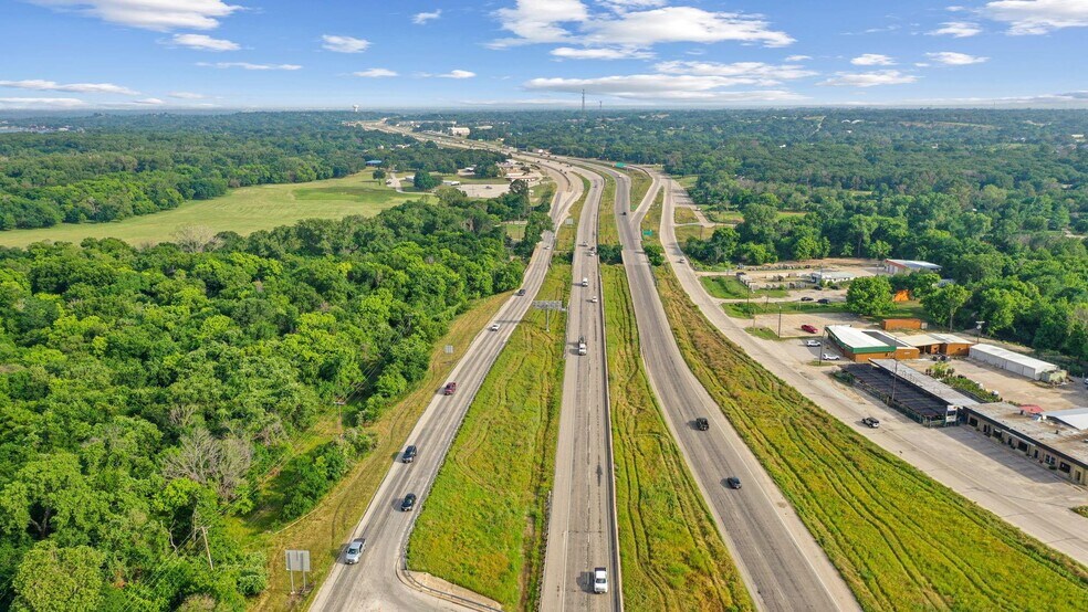 331 SE Pky, Azle, TX à vendre - Photo de l’immeuble – Image 2 sur 10