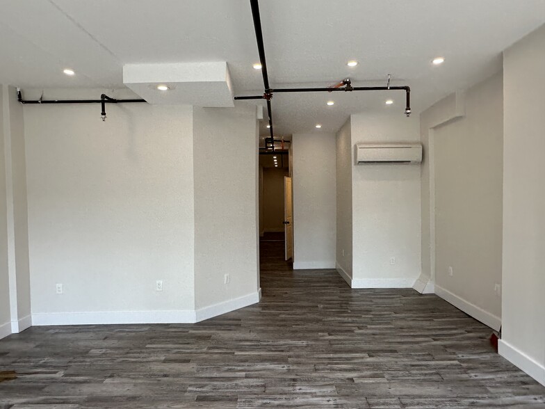 64 Logan Ave, Jersey City, NJ à louer - Photo intérieure – Image 3 sur 9