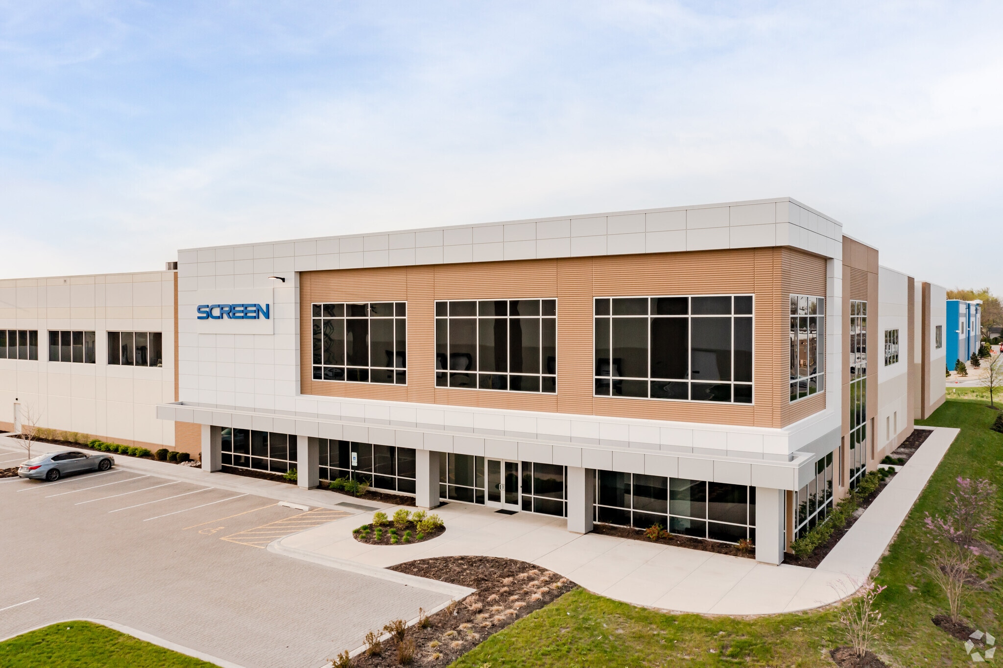 150 Innovation Dr, Elk Grove Village, IL à louer Photo principale– Image 1 sur 9