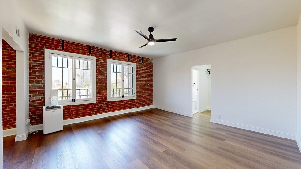 1775 N Orange Dr, Hollywood, CA à vendre - Numérisation 3D Matterport – Image 3 sur 35