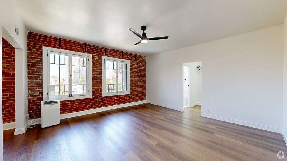 1775 N Orange Dr, Hollywood, CA à vendre - Numérisation 3D Matterport – Image 3 sur 35