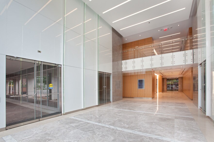 4401 N Fairfax Dr, Arlington, VA à louer - Hall d’entrée – Image 2 sur 8