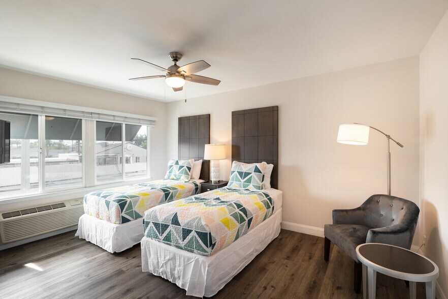 4821 W Century Blvd, Inglewood, CA à vendre - Numérisation 3D Matterport – Image 2 sur 36