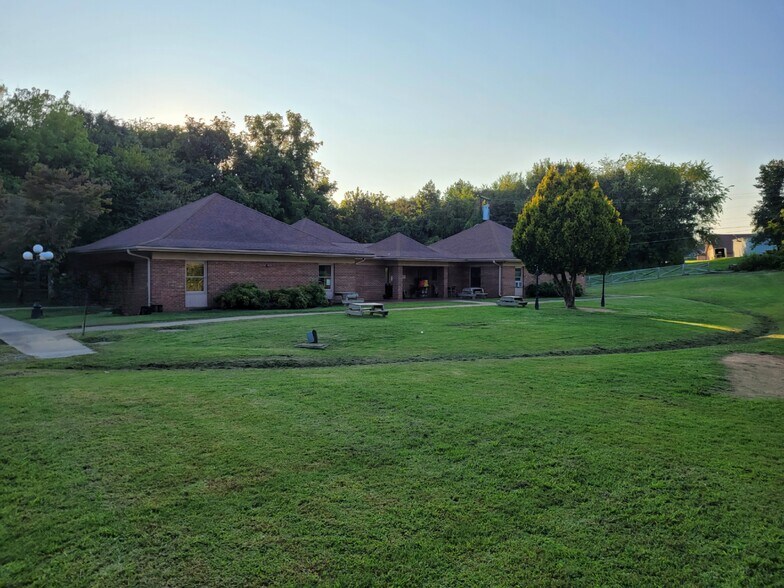 130 Williamson Ave, Mount Airy, NC à vendre - Photo de l’immeuble – Image 3 sur 31