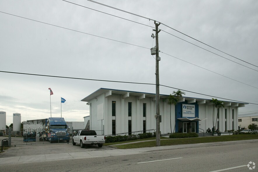7320 NW 58th St, Miami, FL à vendre - Photo principale – Image 1 sur 2