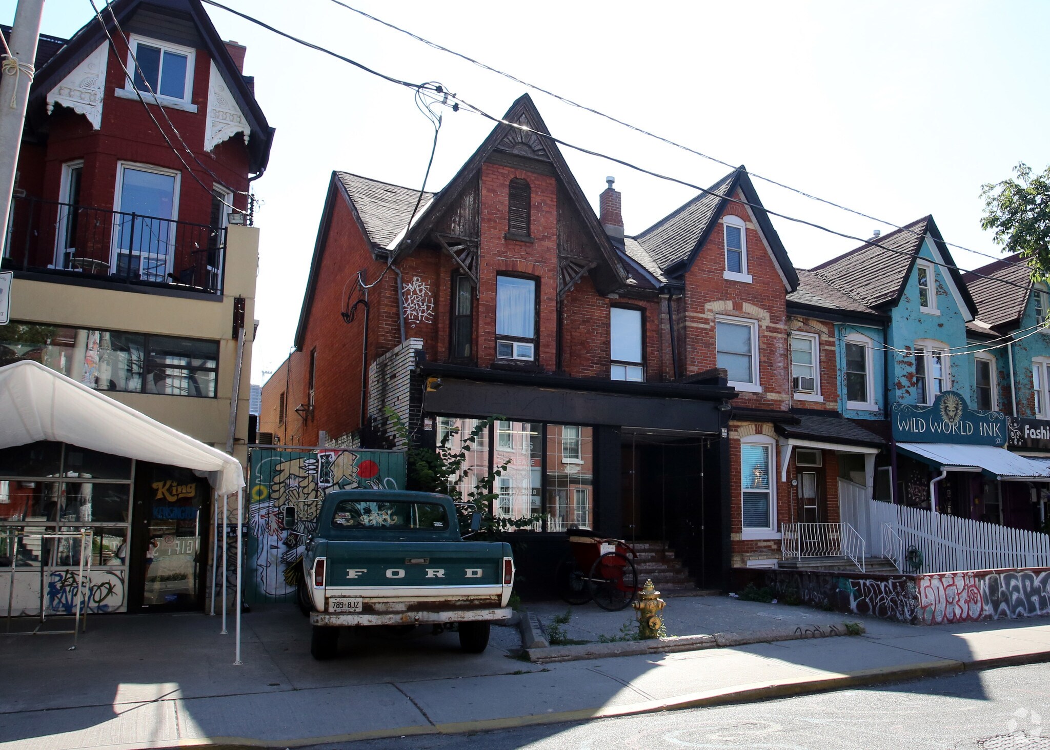 33 Kensington Ave, Toronto, ON à vendre Photo principale– Image 1 sur 3