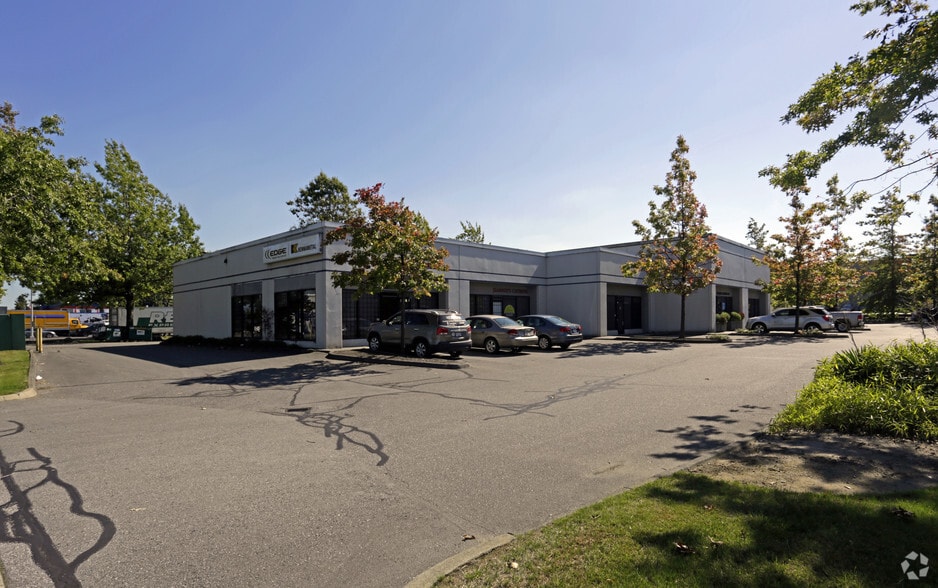 18812 96th Ave, Surrey, BC à louer - Photo principale – Image 1 sur 20